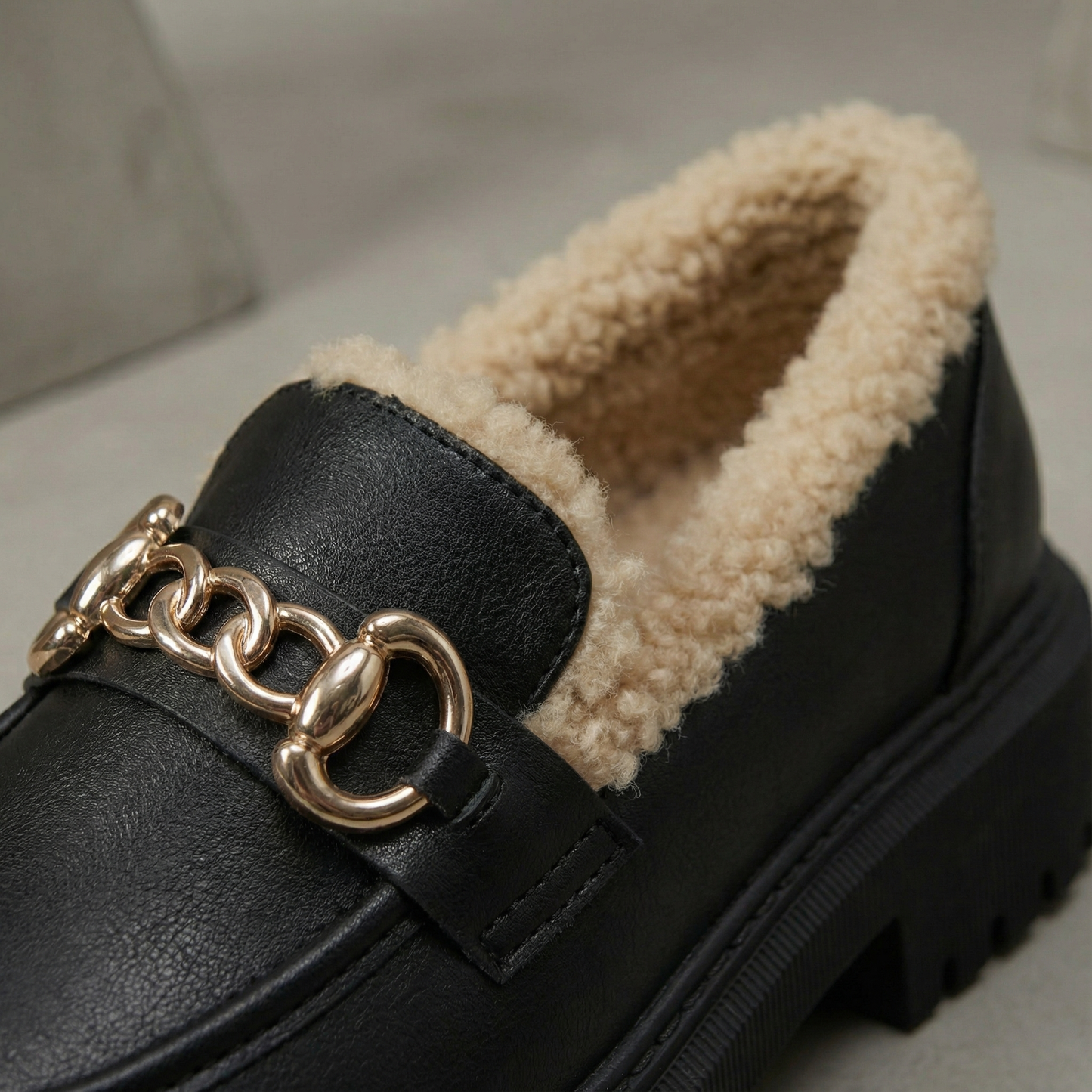 Elara Sherpa-Lined Platform Loafers for Women – Warm & Stylish Winter Shoes