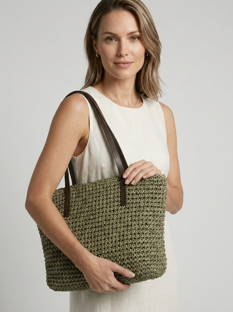 Women’s Woven Straw Beach Tote Bag