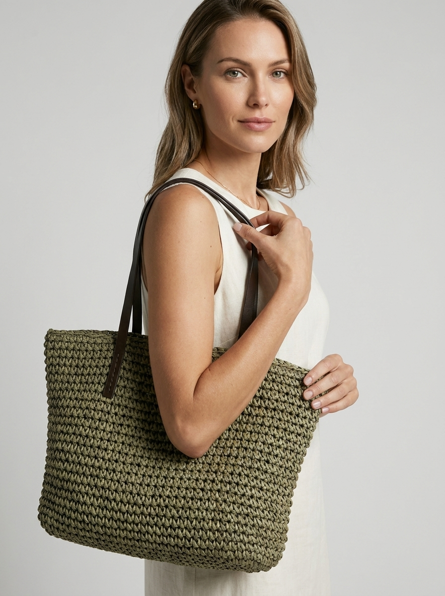 Women’s Woven Straw Beach Tote Bag