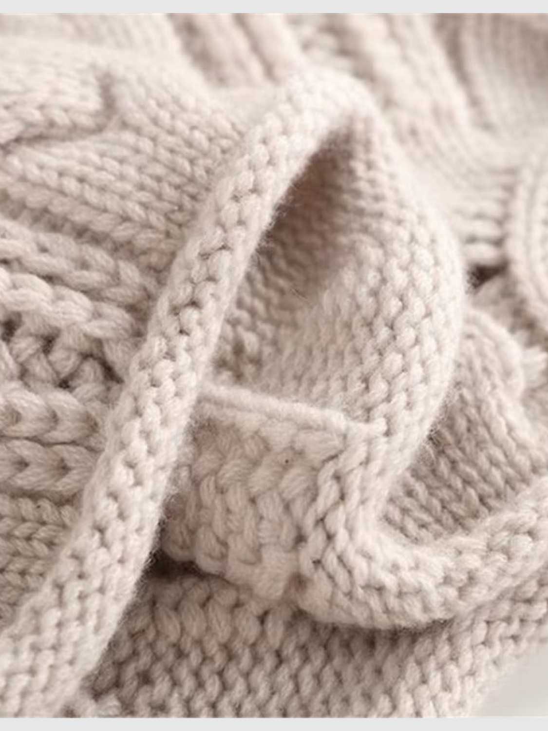 Women’s Fine Knit Round Neck Sweater