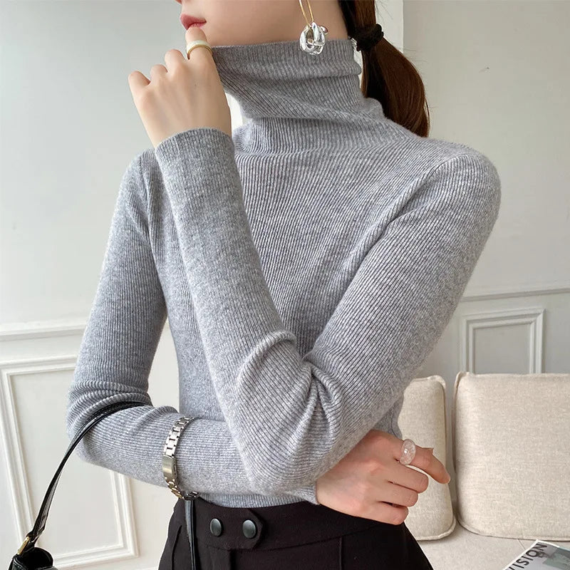 Women’s Cashmere Turtleneck Sweater – Slim Fit