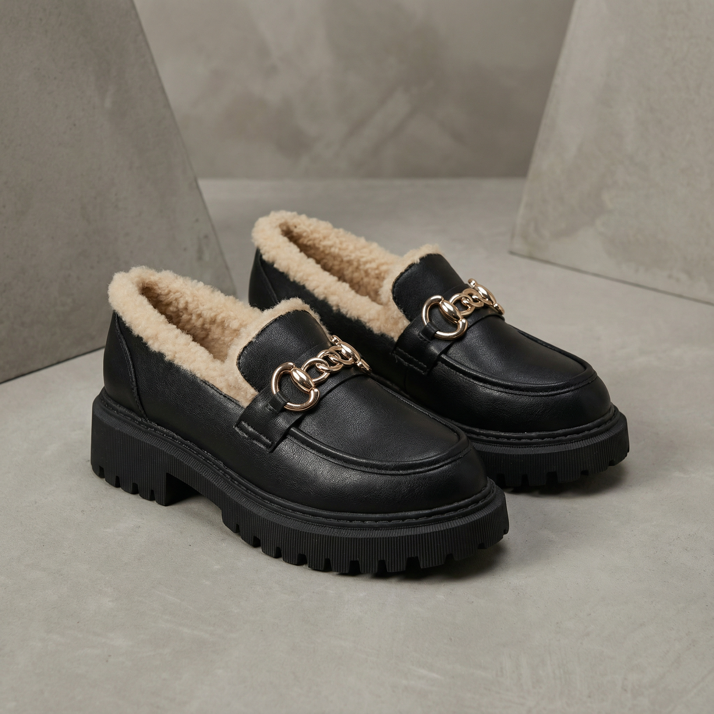 Elara Sherpa-Lined Platform Loafers for Women – Warm & Stylish Winter Shoes