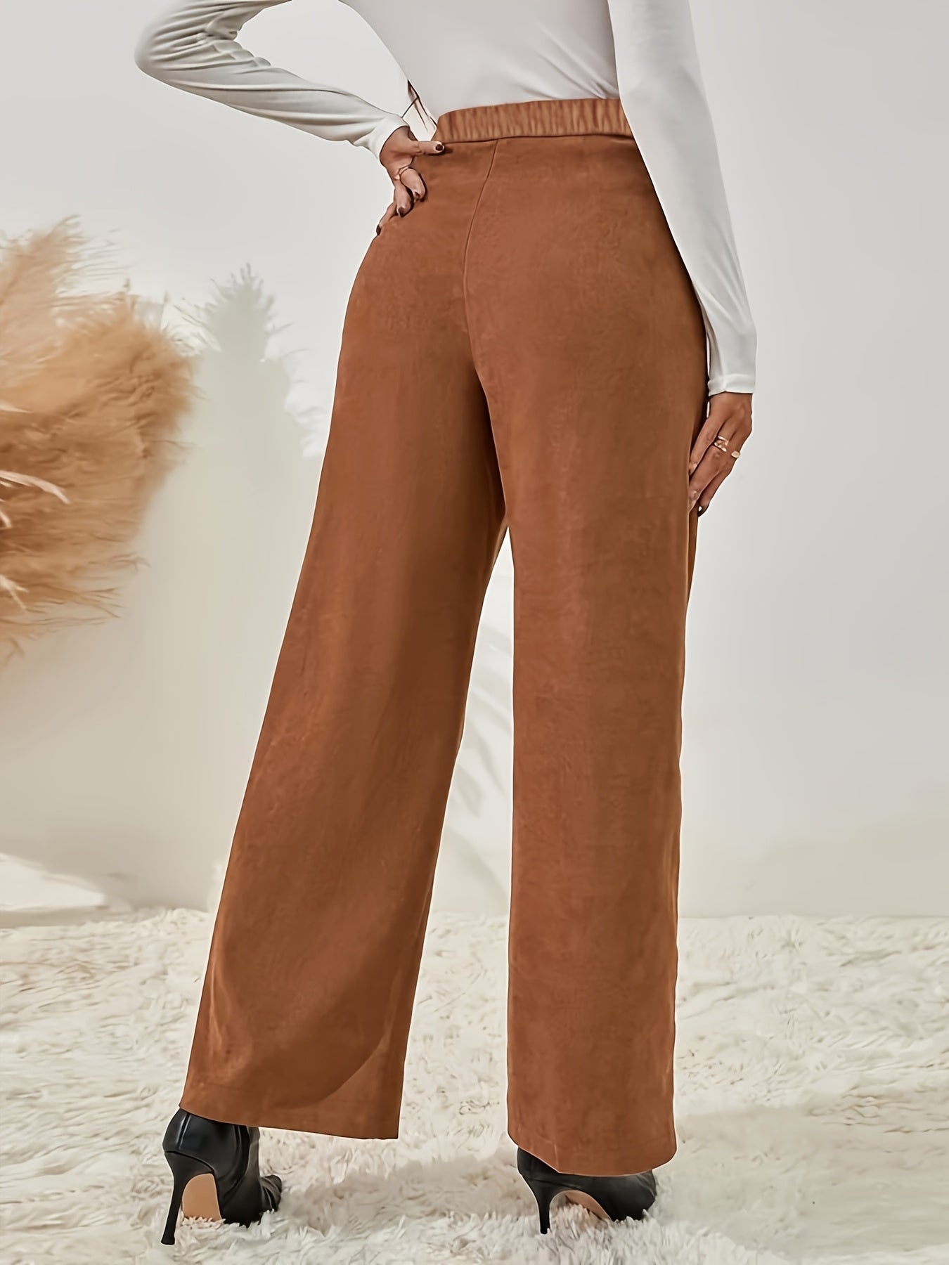 Clara – High-Waist Wide Leg Pants with Button Detail