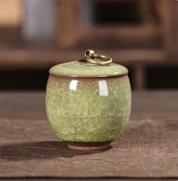 Pet Memorial Urn – Ceramic Keepsake with Secure Lid