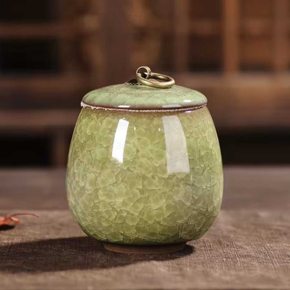 Pet Memorial Urn – Ceramic Keepsake with Secure Lid